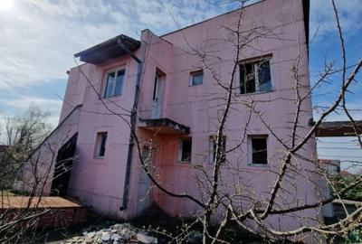 Spațiu comercial, de 150 mp, în Central - 3