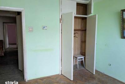 Apartament cu 3 camere decomandat în Cornișa - 4