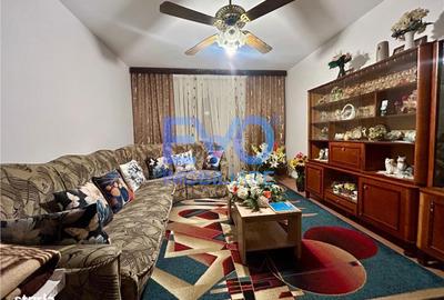 Apartament cu 3 camere decomandat în Frumoasa