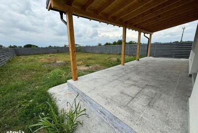 Casă cu 4 camere în Ostratu