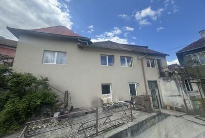 Casă cu 4 camere în Central - 3