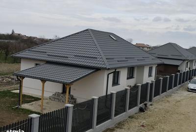 Casă cu 4 camere în Săbăreni - 2