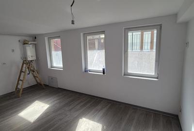 Apartament cu 3 camere semidecomandat în Roșu - 3