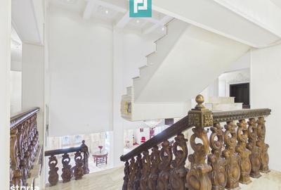 Casă cu Teren 4850 Mp în Central - 3
