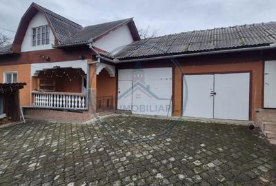 Casă cu 4 camere cu Teren 3800 Mp în Prundu Bârgăului - 1