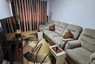 Apartament cu 3 camere decomandat, mobilat în Tineretului