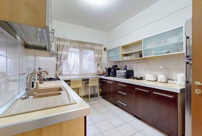 Casă cu 8 camere cu Canalizare în Iancu Nicolae - 5