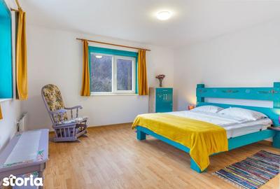 Casă cu 5 camere cu Teren 1342 Mp în Iara - 2