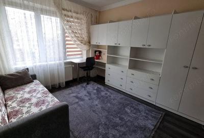 Apartament cu 3 camere decomandat în Giurgiului - 6