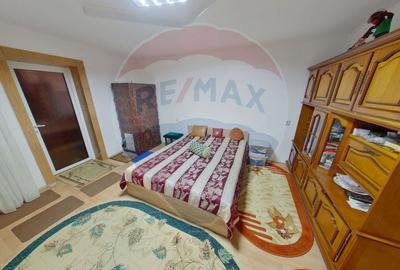 Casă individuală cu 16 camere cu Canalizare în Est - 7