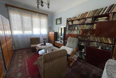 Casă cu 3 camere în Central