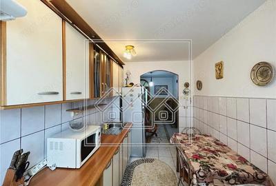 Ap decomandat, 3 camere, 2 balcoane, pivnita, Valea Aurie - 3