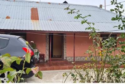 Casă cu 6 camere în Moldoveni - 2