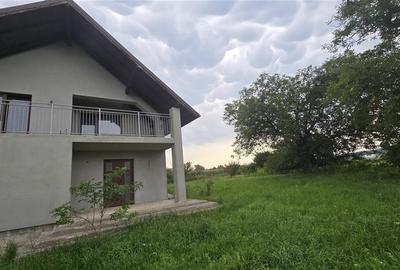 Casă cu 5 camere cu Teren 1483 Mp în Mitocu Dragomirnei - 2