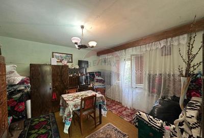 Casă cu 3 camere cu Teren 892 Mp în Budești - 9