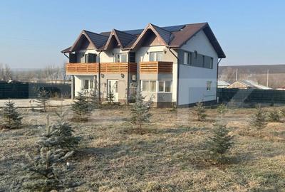 Pensiune 300 mp utili, 1400mp, Letcani, la strada - 2