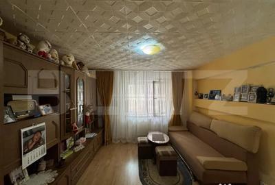 Apartament cu 3 camere semidecomandat în 9 Mai - 6