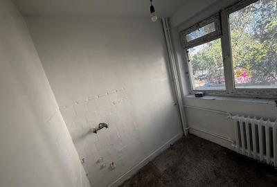 Garsoniera de vanzare in zona Costin Georgian-metrou - 4