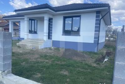 Casă cu 3 camere cu Teren 500 Mp în Unirea - 2