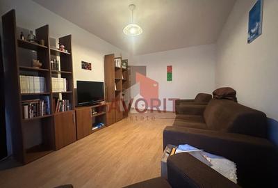 Apartament cu 3 camere decomandat în Torontalului