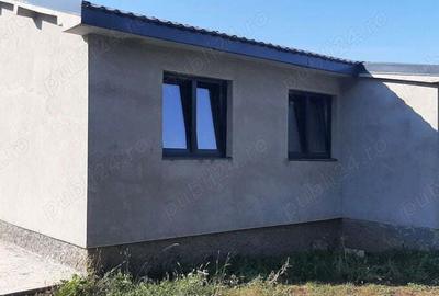 Vand Casa an Gri cu Gradina - 8