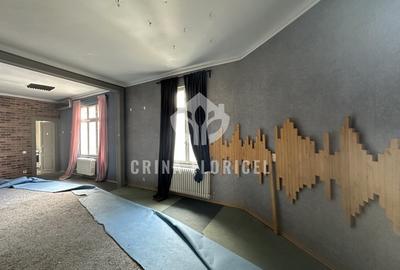 Casă individuală cu 10 camere cu Canalizare în Capitale - 11