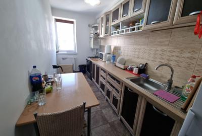 Apartament cu 2 camere decomandat, mobilat în Central