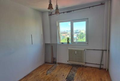 Apartament cu 4 camere decomandat în Teiul Doamnei - 2