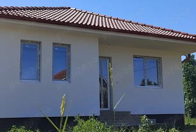 Casă cu 3 camere în Central