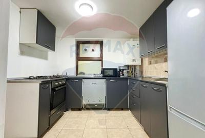 Apartament cu 3 camere de vanzare