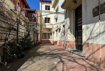 Birou, de 320 mp, în Dacia - 3