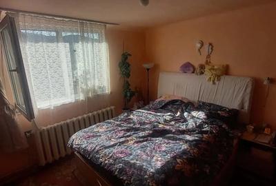 Casa de vanzare str. curcanilor 63. - 2