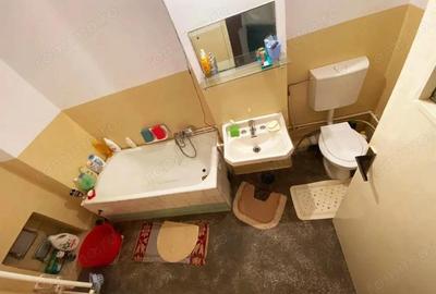 Apartament cu 3 camere decomandat în Central - 1