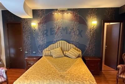 Apartament cu 4 camere semidecomandat, mobilat în Nordului