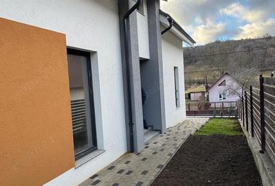 Casă cu 4 camere cu Teren 655 Mp în Tăuți - 4