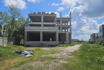 Spațiu industrial, de 3,700 mp, în Central - 2