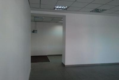 Blv. Iuliu Maniu 130 mp trafic intens vizibilitate buna - 2