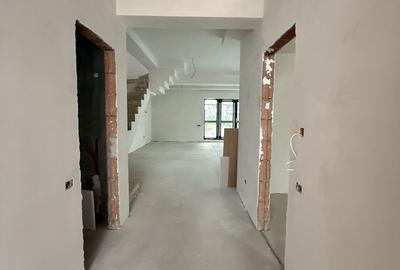 Duplex cu 4 camere cu Canalizare în Titan - 10