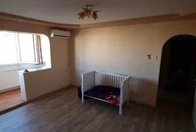 Apartament cu 3 camere decomandat în Lipovei - 8