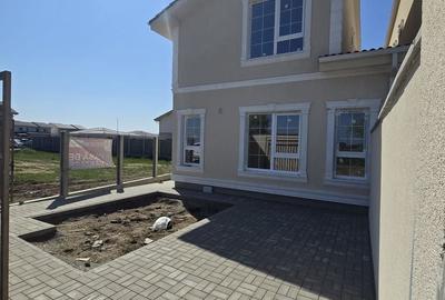 Duplex cu 4 camere cu Canalizare în Moșnița Nouă - 2