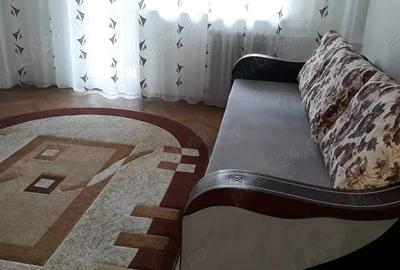 Inchiriez apartament 2 camere , zona centru - Zavoi - 1