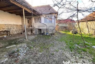 Casă cu 2 camere cu Teren 2000 Mp în Măgești - 2