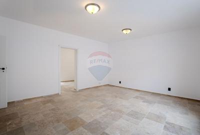 COMISION 0 | Birou modern si luminos la casa cu gradina privata - 2