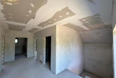 Casa semifinisata V. Ghinzii teren 18 arii - 10