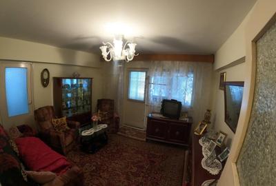 Apartament cu 3 camere decomandat, mobilat în Central