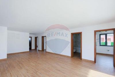 Casă cu 4 camere cu Teren 539 Mp în Calea Clujului