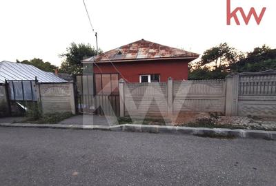 Teren 1.000 mp cu casa demolabila, in Carcea - vedere panoramica spre Craiova!