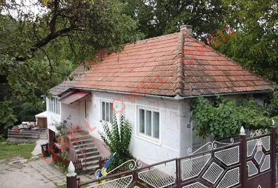 De vânzare o proprietate compusă din 3 case, în Vâlcele, împreună! - 5
