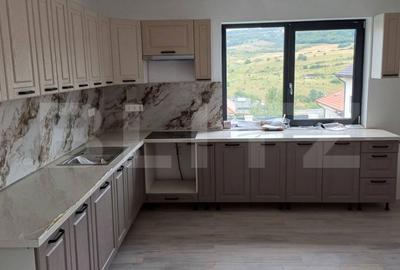 Casă cu 3 camere cu Teren 500 Mp în Baciu