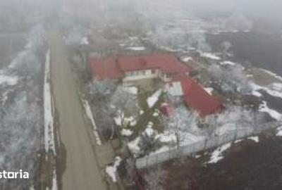 Casă cu 5 camere cu Teren 3600 Mp în Deleni - 3
